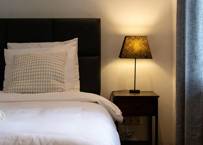 Eighty One Horse Boulevard Bed and breakfast